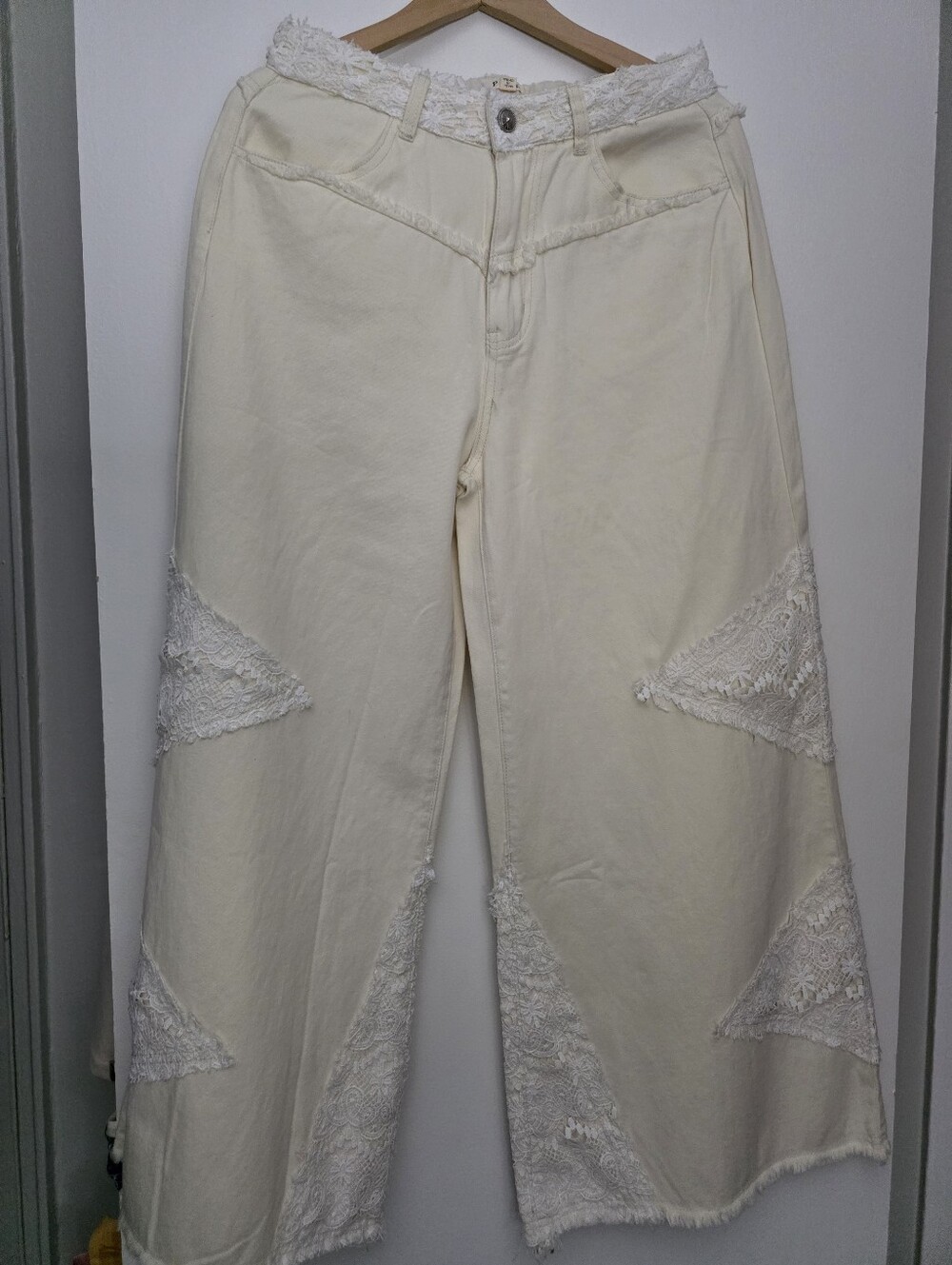 Lace Trim High-Rise Cream Jeans